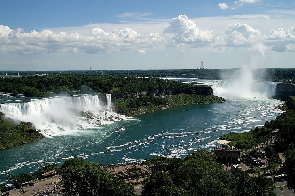 Best Place to Visit in Canada for First Time